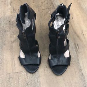 VINCE CAMUTO BLACK HEELS